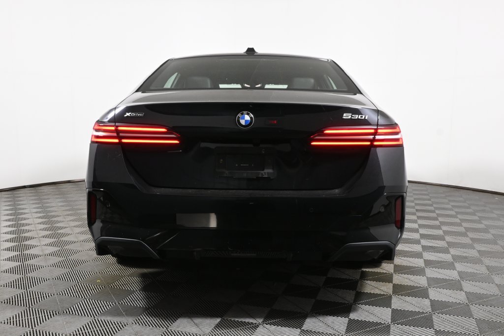 Certified 2024 BMW 530i xDrive w/ M Sport Package AWD/4WD image 10