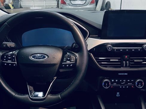 Used 2022 Ford Escape SEL w/ Technology Package FWD image 26