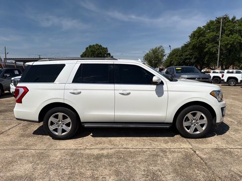 Used 2020 Ford Expedition XLT w/ Equipment Group 202A RWD image 6