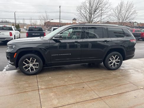 Used 2023 Jeep Grand Cherokee L Limited AWD/4WD image 10