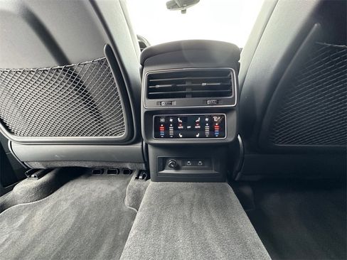 Used 2022 Audi SQ8 Prestige image 29
