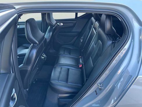 Used 2024 Volvo XC40 B5 Ultimate w/ Protection Package Premier image 27