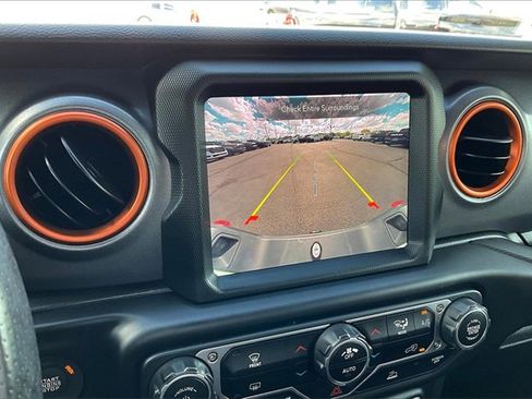 Certified 2022 Jeep Gladiator Mojave image 23