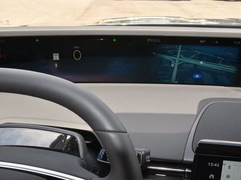 New 2026 Lincoln Nautilus Premier AWD/4WD image 55