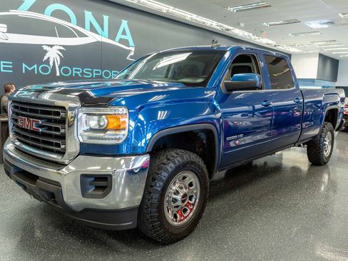 Used 2019 GMC Sierra 2500 SLE image 3
