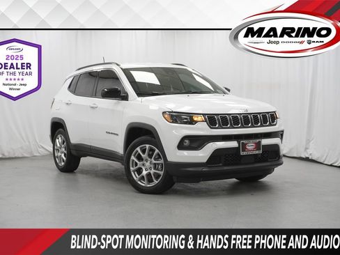 Certified 2024 Jeep Compass Latitude AWD/4WD image 1