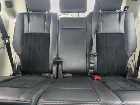 Used 2018 Dodge Grand Caravan SXT image 15