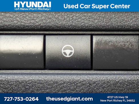 Used 2022 Nissan Rogue SV w/ SV Premium Package image 32