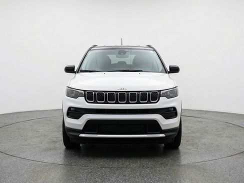 Used 2025 Jeep Compass Limited image 2
