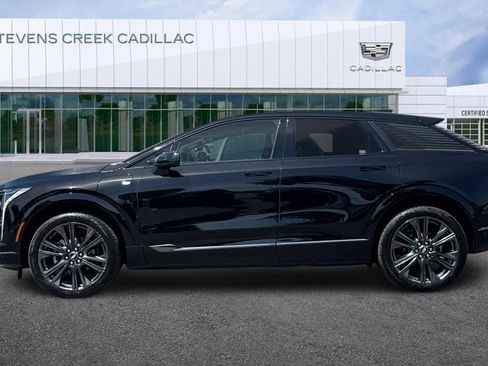 Certified 2025 Cadillac Optiq Sport 2 w/ LPO, Floor Liner Package AWD/4WD image 6