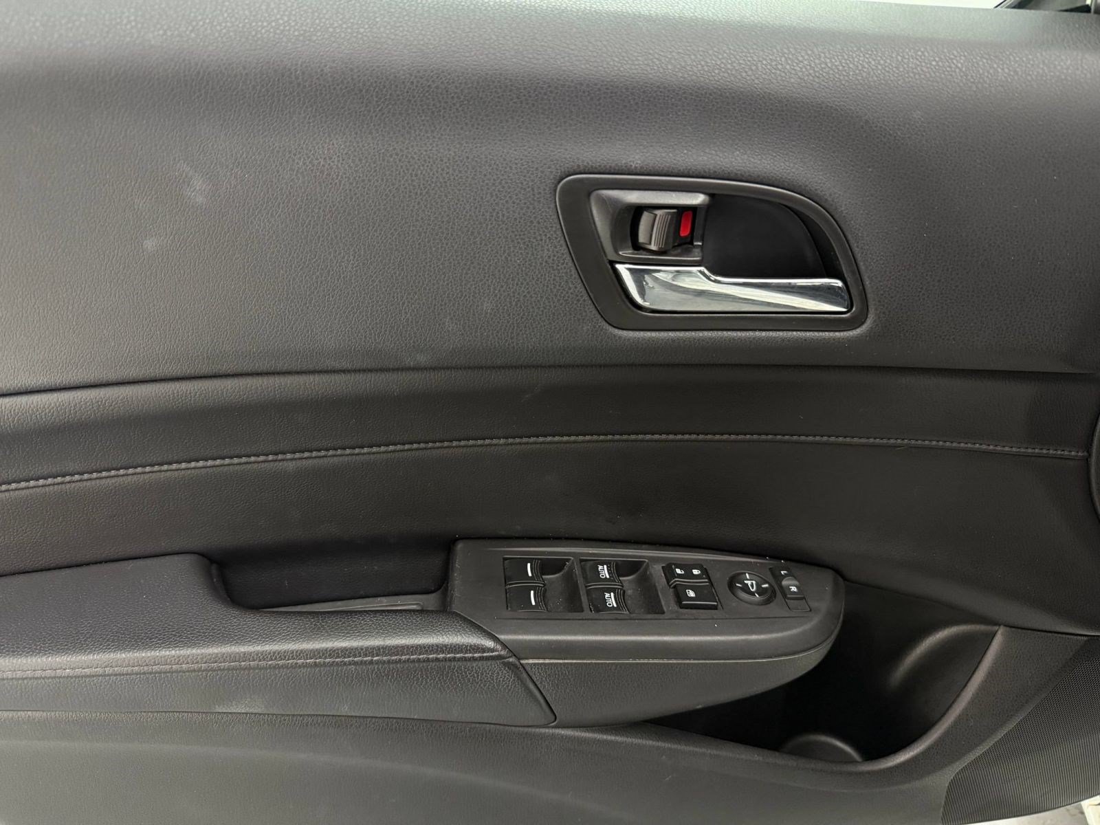 Used 2013 Acura ILX w/ Premium Package FWD image 11