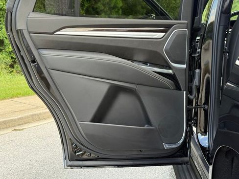 Used 2026 Cadillac Escalade Luxury w/ LPO, Floor Liner Package AWD/4WD image 27