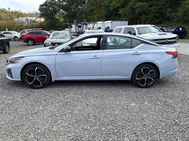 Certified 2024 Nissan Altima 2.5 SR w/ SR Premium Package AWD/4WD image 2