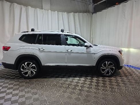Certified 2023 Volkswagen Atlas SEL AWD/4WD image 3