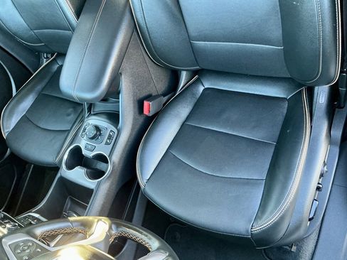 Used 2024 GMC Terrain AT4 w/ Infotainment Package II image 42