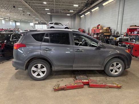 Used 2013 Toyota RAV4 XLE image 9