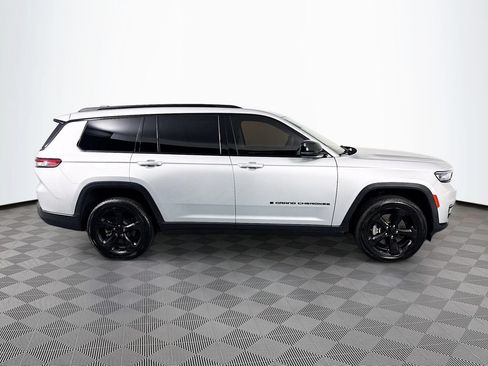 Used 2023 Jeep Grand Cherokee L Limited w/ Black Appearance Package RWD image 8