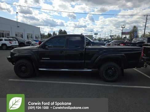 Used 2015 Toyota Tacoma 4x4 Access Cab V6 image 11
