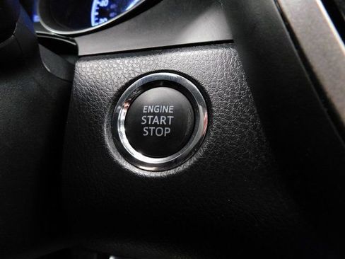 Used 2022 Toyota Camry SE image 40