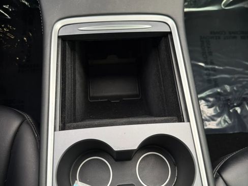 Used 2021 Tesla Model Y Long Range AWD/4WD image 14