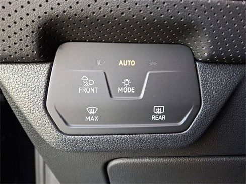 Used 2024 Volkswagen Atlas SEL Premium R-Line image 23