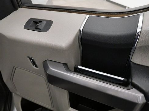 Used 2020 Ford F250 XLT w/ XLT Value Package image 17