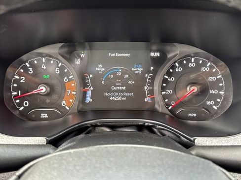 Used 2024 Jeep Compass Latitude image 10