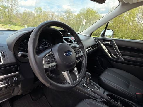 Used 2017 Subaru Forester 2.5i Touring AWD/4WD image 17