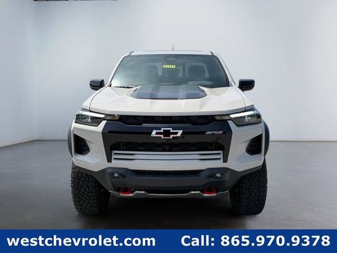 New 2026 Chevrolet Colorado ZR2 w/ Technology Package AWD/4WD image 8
