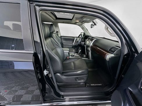 Used 2019 Toyota 4Runner Limited AWD/4WD image 28