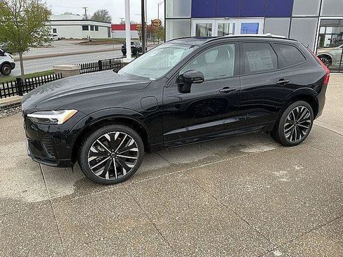 New 2026 Volvo XC60 T8 Ultra w/ Protection Package Premier AWD/4WD image 11