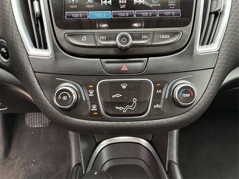 Used 2016 Chevrolet Malibu LT image 26