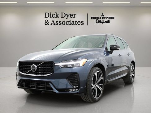 Certified 2025 Volvo XC60 B5 Ultra w/ Protection Package Premier AWD/4WD image 5