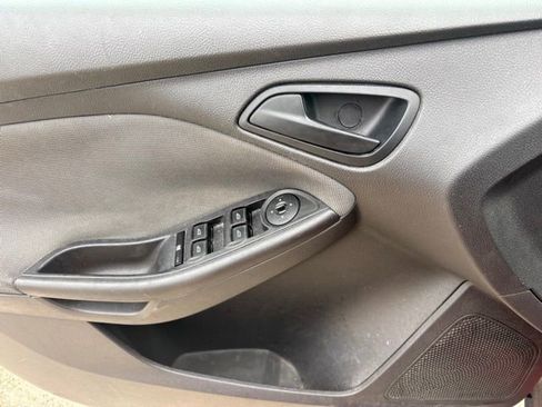 Used 2012 Ford Focus SE FWD image 30