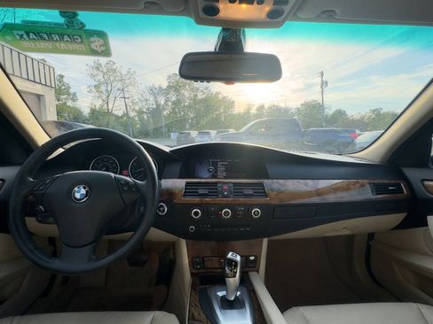Used 2010 BMW 528i xDrive Sedan AWD/4WD image 15