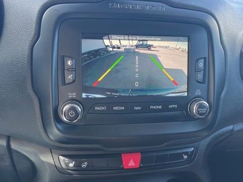 Used 2017 Jeep Renegade Trailhawk w/ Premium Trailhawk Package AWD/4WD image 44