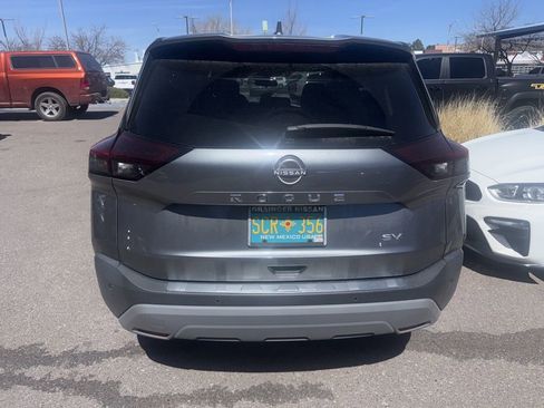 Used 2023 Nissan Rogue SV image 6