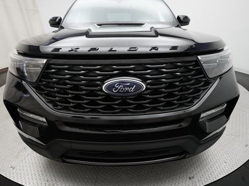 Used 2023 Ford Explorer ST-Line w/ Class IV Trailer Tow Package image 22