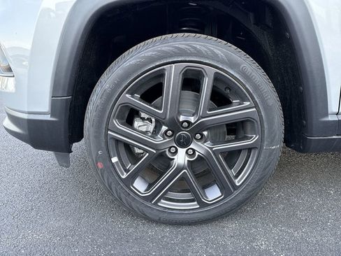 New 2026 Jeep Compass Latitude image 10