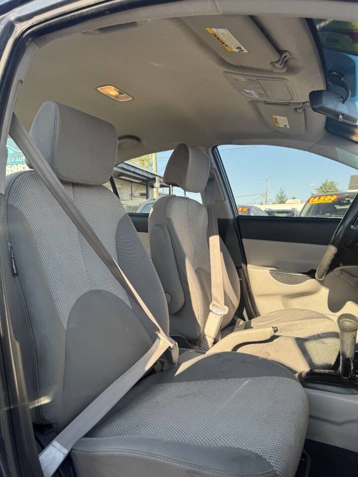 Used 2011 Hyundai Accent GLS FWD image 12