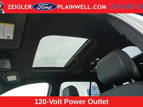 Used 2023 Chevrolet Traverse LT w/ LT Premium Package AWD/4WD image 20