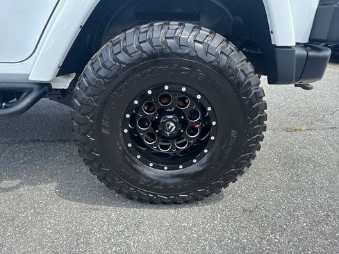 Used 2018 Jeep Wrangler Unlimited Sport AWD/4WD image 18
