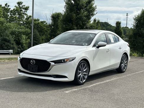Used 2025 MAZDA MAZDA3 s FWD image 1