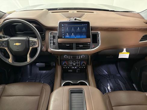 Used 2024 Chevrolet Suburban High Country w/ Premium Package image 40