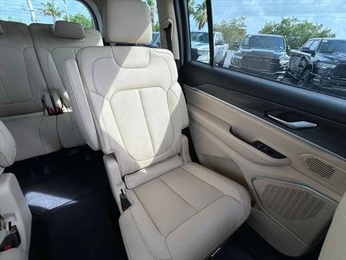 Certified 2022 Jeep Grand Cherokee L Limited RWD image 14