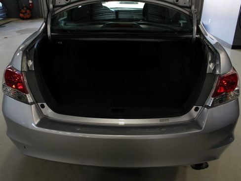 Used 2010 Honda Accord LX-P image 17