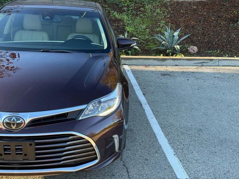 Used 2016 Toyota Avalon Limited image 8
