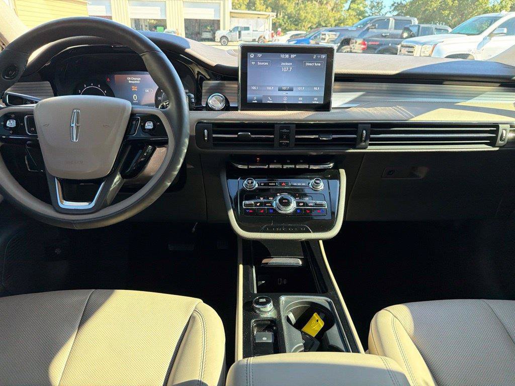 Used 2022 Lincoln Corsair FWD w/ Premium Package image 11