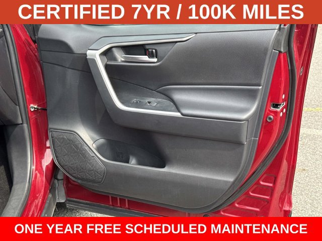 Used 2025 Toyota RAV4 XLE AWD/4WD image 8