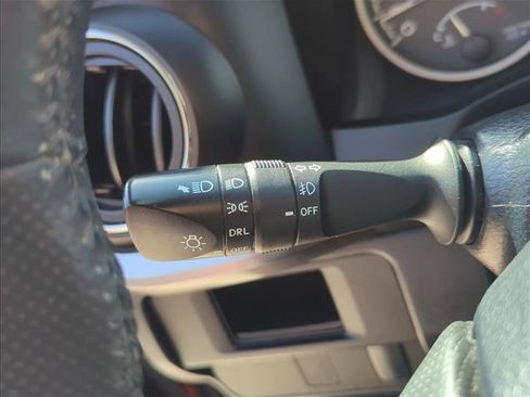 Used 2017 Toyota Tacoma SR5 RWD image 15
